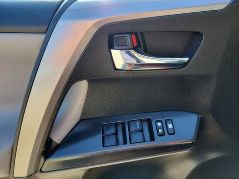 Used 2016 Toyota RAV4 XLE image 25