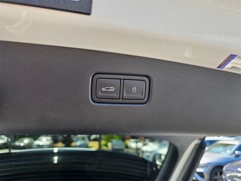 Used 2025 Genesis GV70 3.5T Sport w/ Sport Advanced Package image 16