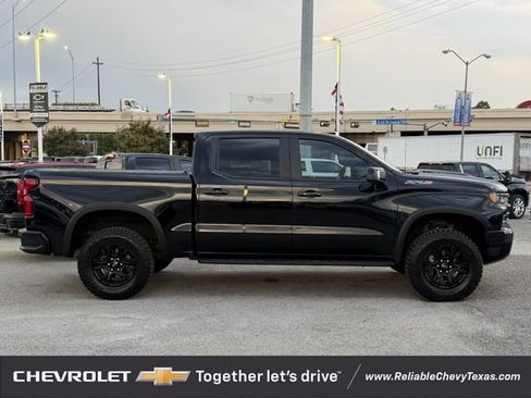 Used 2022 Chevrolet Silverado 1500 ZR2 w/ Technology Package AWD/4WD image 5