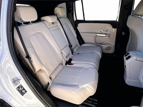 Certified 2025 Mercedes-Benz GLB 250 4MATIC image 28