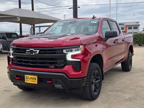 Used 2024 Chevrolet Silverado 1500 LT Trail Boss w/ Convenience Package II AWD/4WD image 3