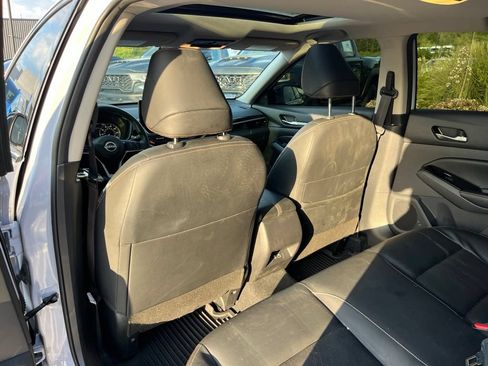 Used 2024 Nissan Altima 2.5 SR w/ SR Premium Package FWD image 9