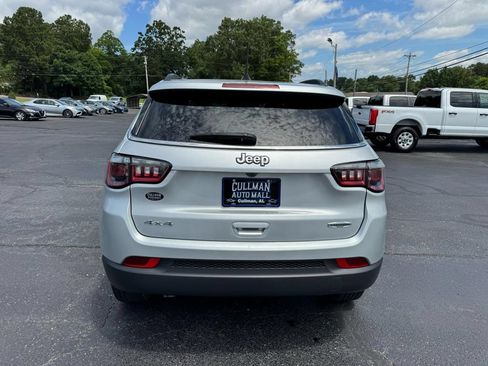Used 2024 Jeep Compass Latitude AWD/4WD image 7