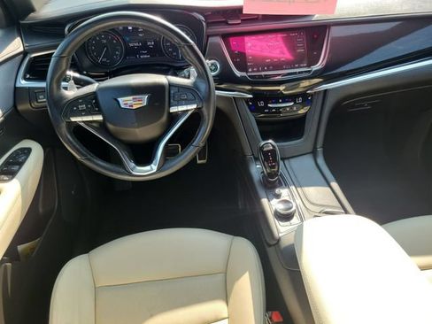 Used 2024 Cadillac XT6 Sport w/ Technology Package AWD/4WD image 33