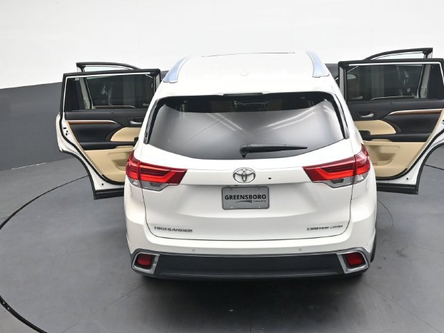 Used 2018 Toyota Highlander Limited AWD/4WD image 42