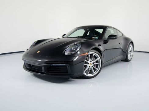 Certified 2024 Porsche 911 Carrera 4 image 1