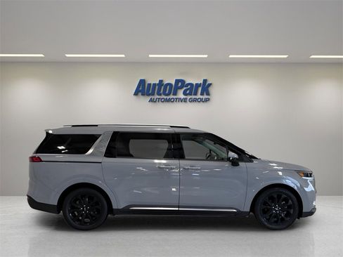 Used 2022 Kia Carnival SX image 8