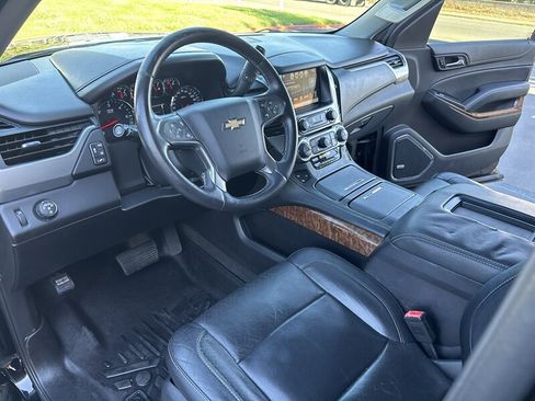 Used 2015 Chevrolet Suburban LTZ RWD image 21