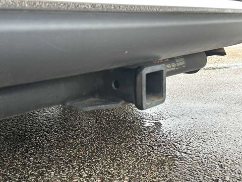 Used 2017 Chrysler Pacifica Touring-L FWD image 37