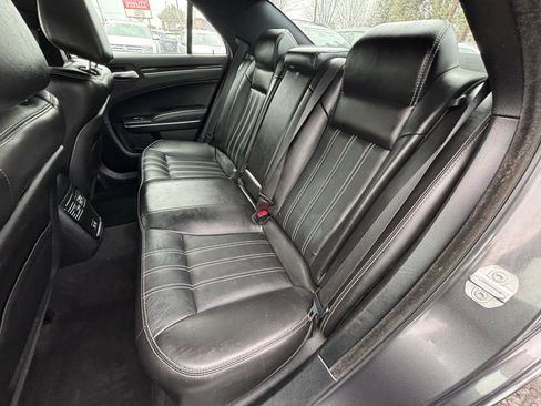 Used 2019 Chrysler 300 S image 10