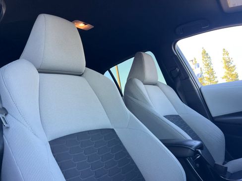 Used 2019 Toyota Corolla SE image 16