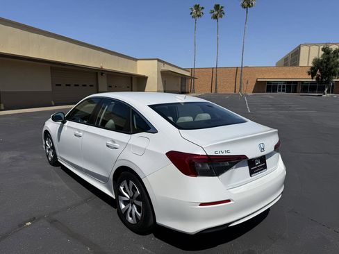 Used 2022 Honda Civic LX image 5