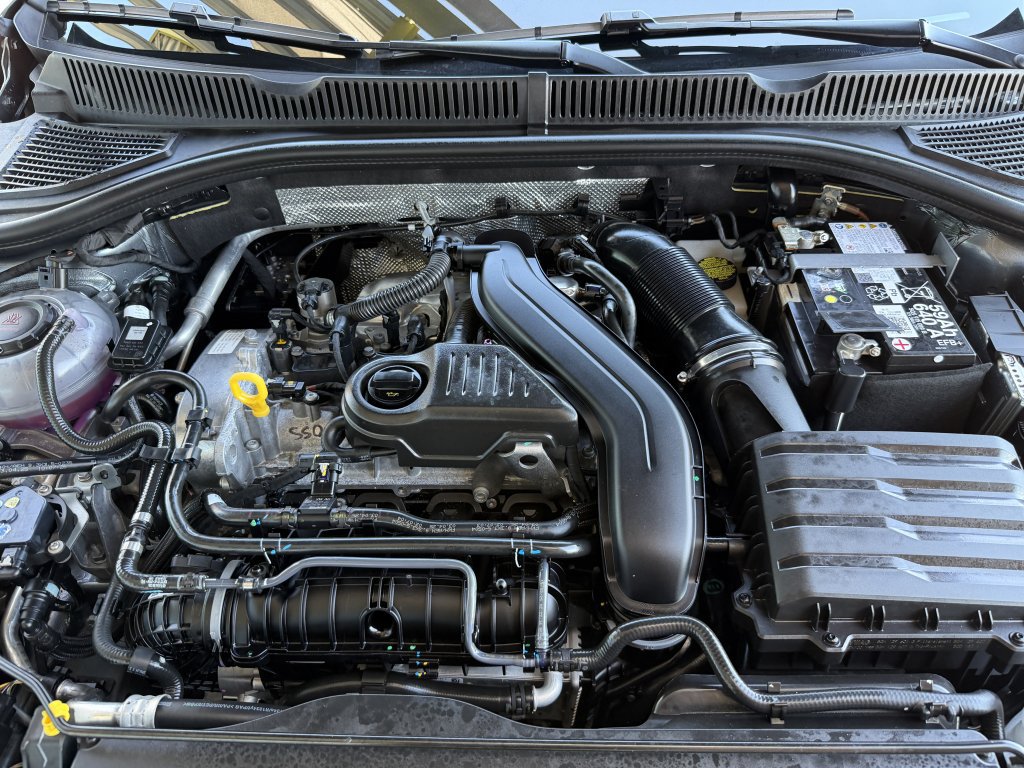 Used 2025 Volkswagen Jetta SE w/ Sunroof Package FWD image 39