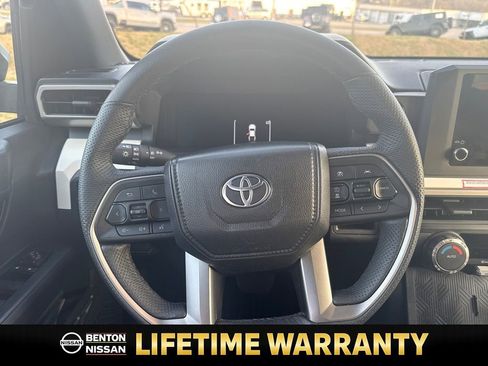 Used 2024 Toyota Tacoma TRD Off-Road image 15