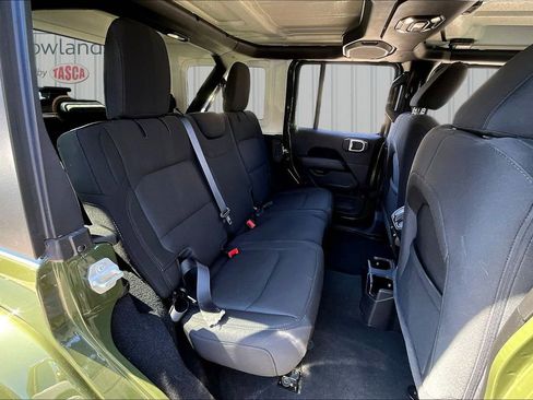 Used 2022 Jeep Wrangler Unlimited Sahara w/ Cold Weather Group image 25