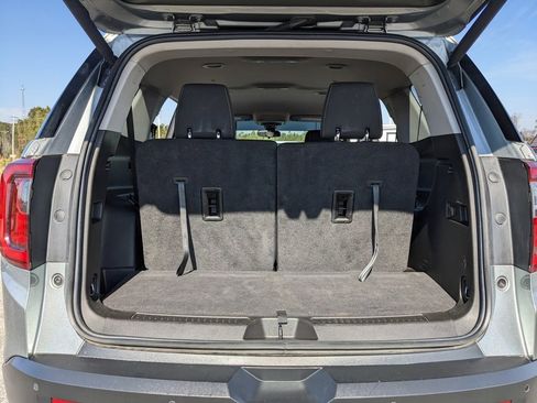 Used 2023 GMC Acadia SLE w/ Driver Convenience Package image 42