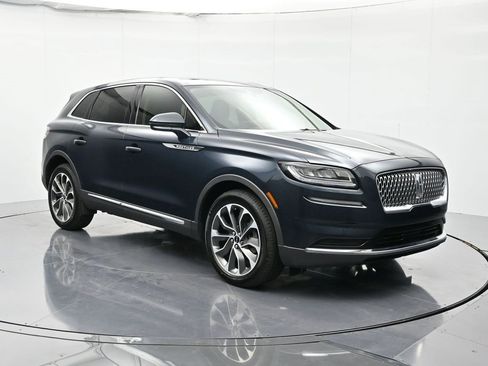 Used 2023 Lincoln Nautilus Reserve image 3
