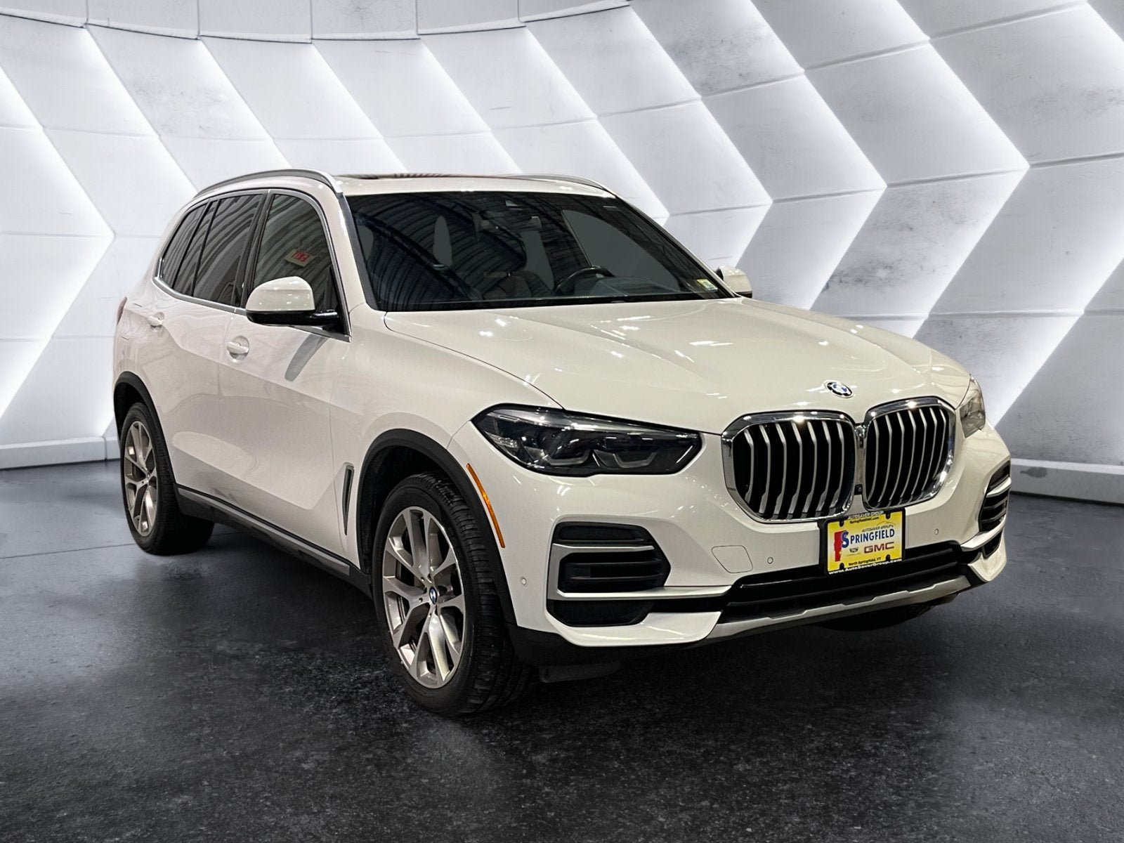 Used 2022 BMW X5 xDrive40i w/ Premium Package AWD/4WD image 8