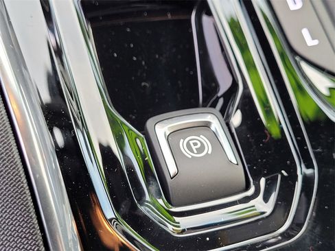 New 2026 GMC Canyon Elevation w/ Convenience Package image 18