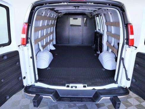 Used 2025 Chevrolet Express 2500 w/ Driver Convenience Package RWD image 8