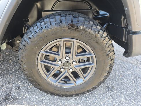 Used 2024 Jeep Wrangler Sport S image 36