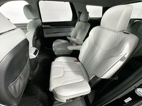 Used 2023 Hyundai Palisade SEL w/ Premium Package FWD image 26