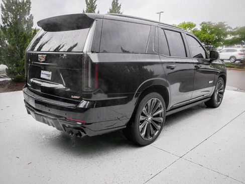 Used 2026 Cadillac Escalade V AWD/4WD image 11