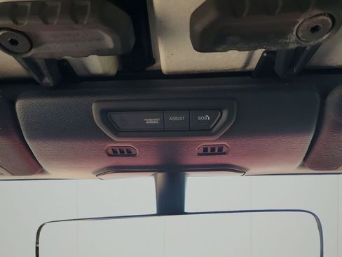 Used 2020 Jeep Gladiator Overland image 36