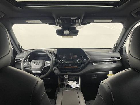 New 2026 Toyota Highlander XSE AWD/4WD image 13