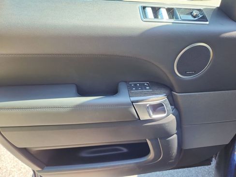 Used 2019 Land Rover Range Rover Sport HSE AWD/4WD image 25