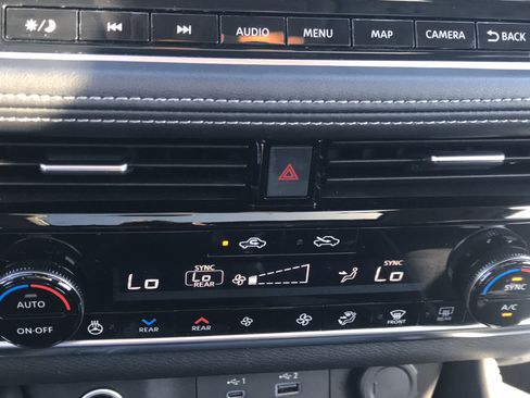 Certified 2023 Nissan Rogue SL w/ SL Premium Package AWD/4WD image 16
