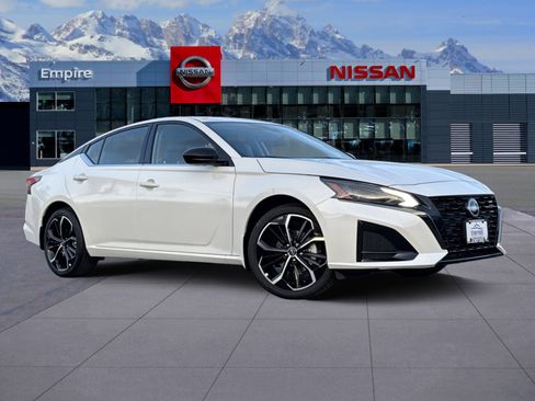 New 2025 Nissan Altima 2.5 SR w/ SR Premium Package image 1