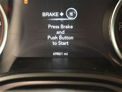 Used 2022 Dodge Challenger SXT image 15