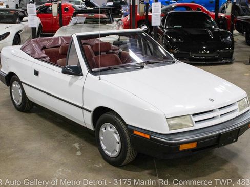Used 1991 Dodge Shadow Convertible image 10