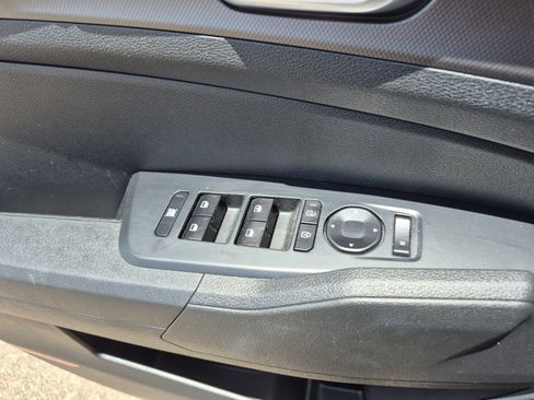 Used 2026 Kia Sportage LX FWD image 13
