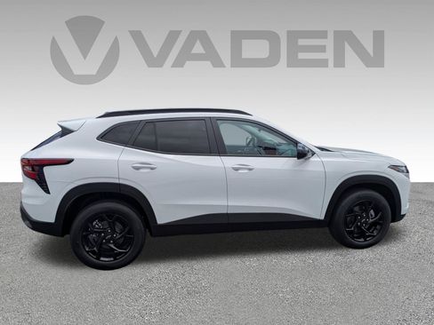 New 2026 Chevrolet Trax LT FWD image 24