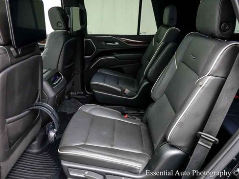 Used 2023 Cadillac Escalade Premium Luxury w/ Performance Package AWD/4WD image 14