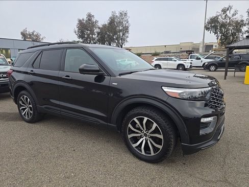 Used 2022 Ford Explorer ST-Line w/ Class IV Trailer Tow Package AWD/4WD image 3