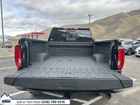 Used 2023 GMC Sierra 3500 Denali w/ Denali Ultimate Package image 13