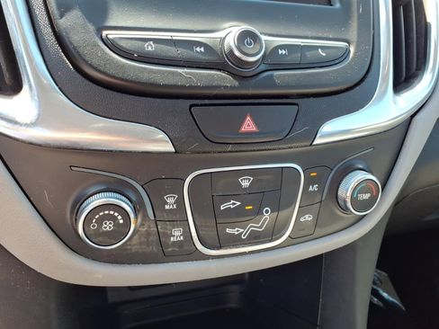 Used 2020 Chevrolet Equinox LS image 13