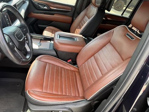 Used 2023 GMC Yukon XL Denali Ultimate image 7