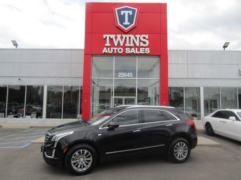 Used 2018 Cadillac XT5 Luxury w/ Driver Awareness Package AWD/4WD image 1