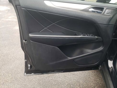 Used 2019 Lincoln MKC Premiere image 27