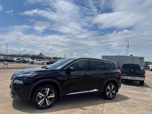 Certified 2023 Nissan Rogue SL w/ SL Premium Package FWD image 7