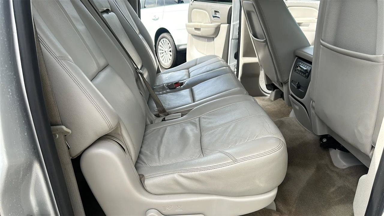 Used 2014 GMC Yukon XL SLT RWD image 32
