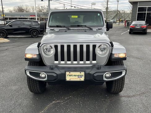 Used 2019 Jeep Wrangler Unlimited Sahara image 3