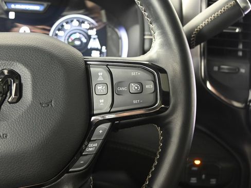 Used 2025 RAM 3500 Limited AWD/4WD image 38