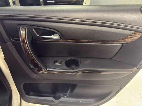 Used 2013 GMC Acadia Denali image 26