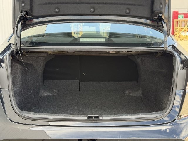 Used 2025 Toyota Corolla LE FWD image 31