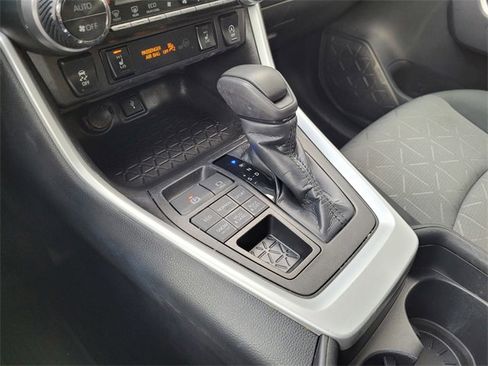Used 2021 Toyota RAV4 XLE image 12